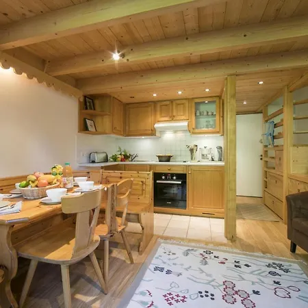 Grand Roc - Ancolies 103 - Happy * Chamonix